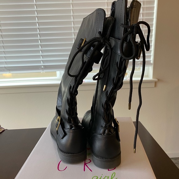 Like new - CRB girl tall black boots with lace up back size 4 - Picture 6 of 6